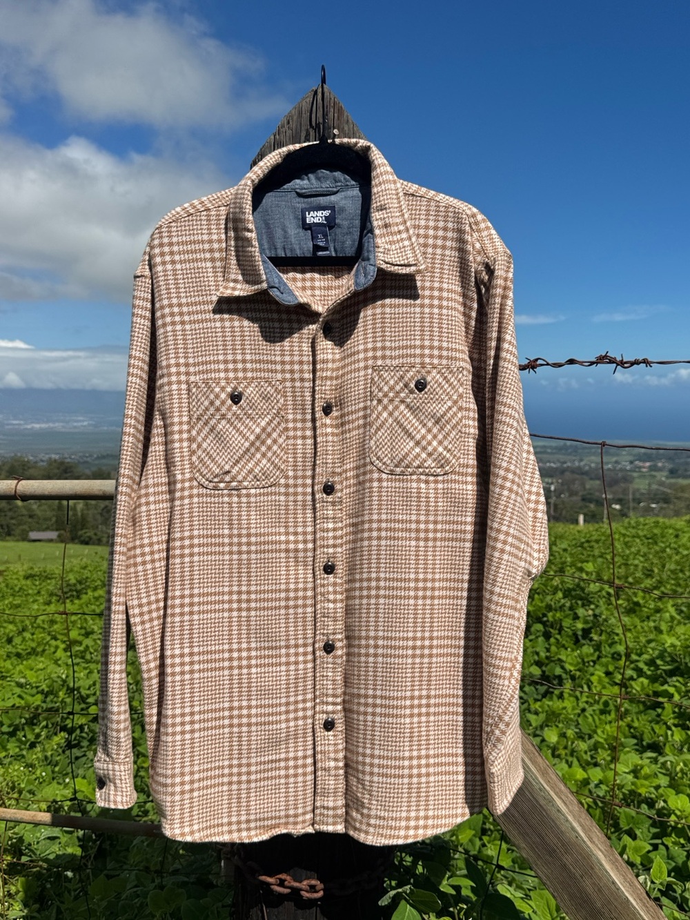 Lands End Tan Houndstooth long sleeve button up
Flannel Cabin outdoors Shacket